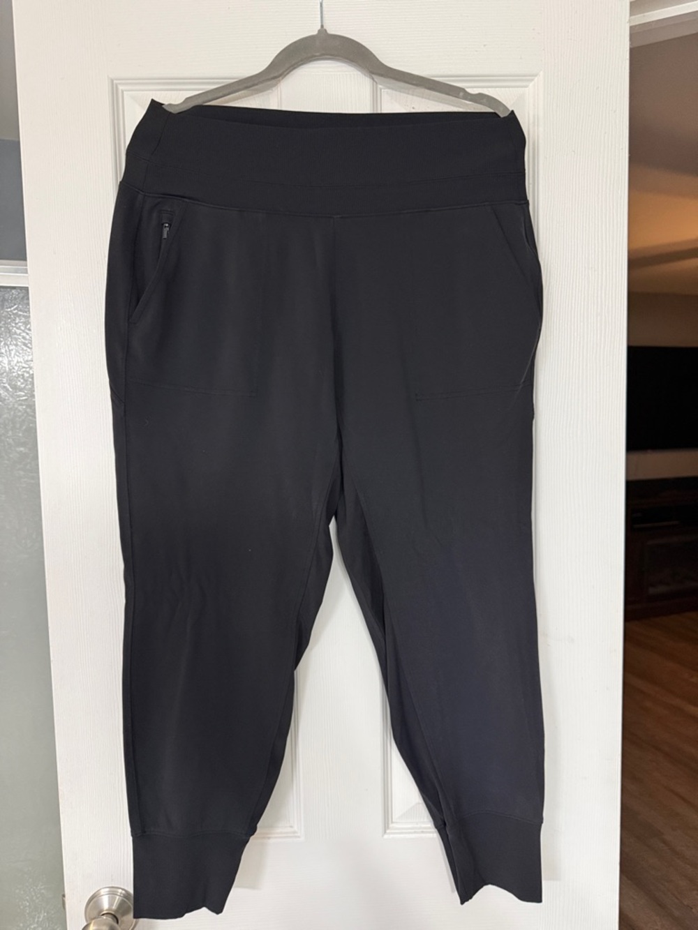 Athleta Women’s Black Comfort Jogger Pants
